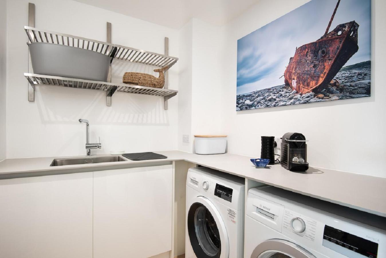 1 The Bay - Stunning Contemporary Flat On The Scottish Coast Lägenhet Coldingham Exteriör bild